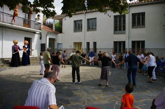 IMGP7788_ball de sardanes a la placa de campins el dia de la festa major 2009 am la copla.JPG