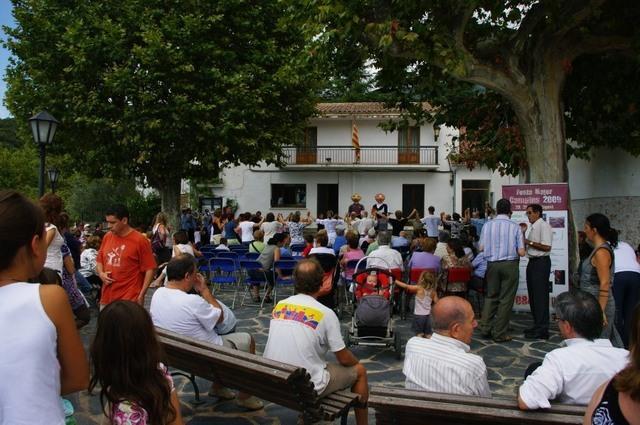 IMGP7796_ball de sardanes a la placa de campins el dia de la festa major 2009 am la copla.JPG